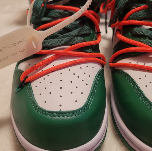 SOLD- Nike Dunks - Picture 5 of 6